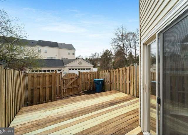 Photo of 42804 Pilgrim Sq, Chantilly, VA 20152