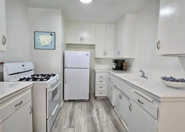 Property at 110 S Michigan Ave Unit 22, Pasadena, CA, 91106, 1 bed, 1 bath, [object Object]