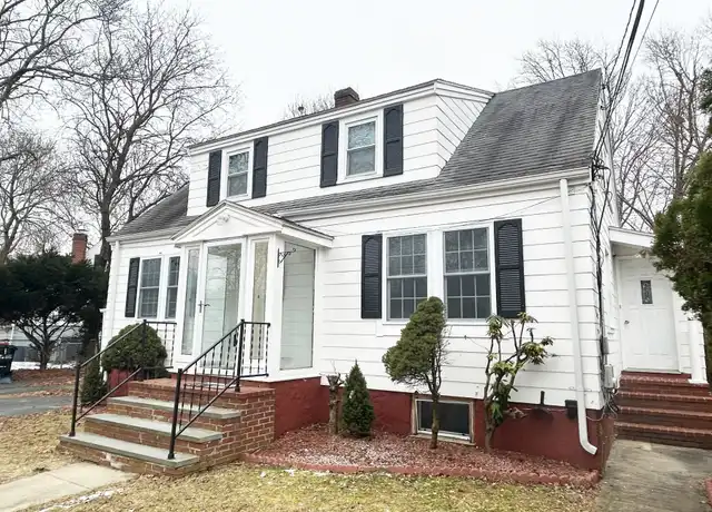Property at 2 Kerna Rd, West Roxbury, MA, 02132, 3 beds, 2.5 baths, [object Object]