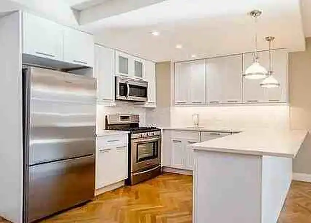 Property at 305 E 86th St Unit 2EW, New York, NY, 10028, 0 beds, 1 bath, [object Object]