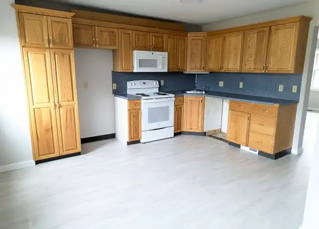 Property at 1548 Highland Ave Unit 7, Waterbury, CT, 06708, 2 beds, 1.5 baths, [object Object]