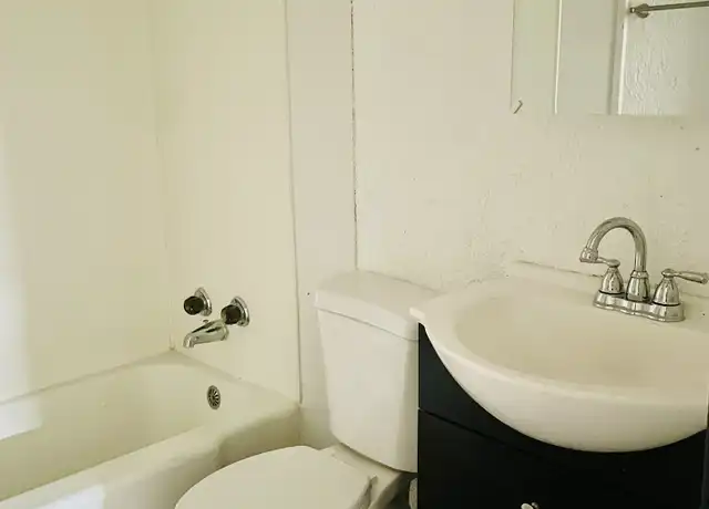 Property at 521 Saint Barbara Ln, East Saint Louis, IL, 62206, 3 beds, 1 bath, [object Object]