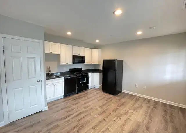 Property at 374 Amory St Unit 5, Manchester, NH, 03102, 2 beds, 1 bath, [object Object]