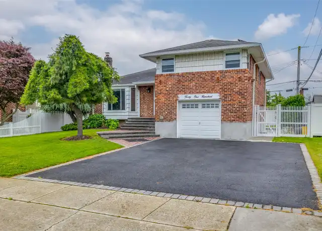 Property at 4100 Meadow Ln, Seaford, NY, 11783, 3 beds, 2 baths, [object Object]