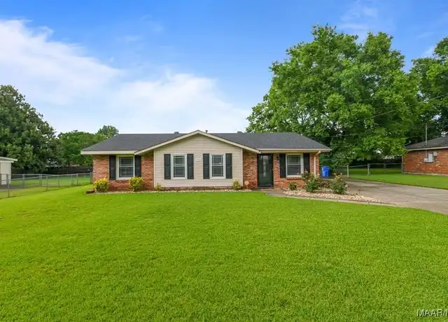 Property at 111 Lori St, Prattville, AL, 36066, 3 beds, 2 baths, [object Object]