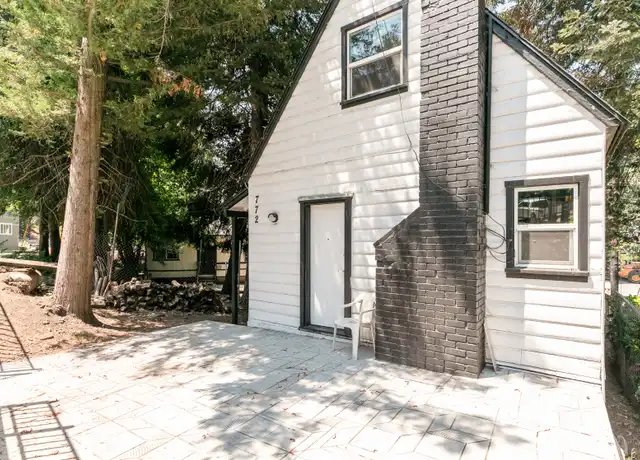 Property at 772 Arrowhead Villa Rd, Lake Arrowhead, CA, 92352, 2 beds, 1 bath, [object Object]