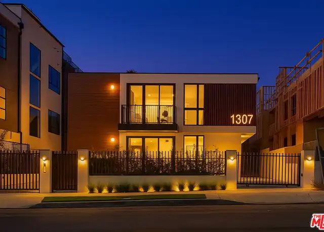 Property at 1307 Tamarind Ave Unit 2, Los Angeles, CA, 90028, 1 bed, 1 bath, [object Object]