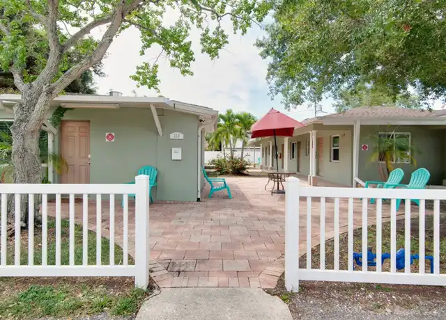 Property at 310 24th Ave N Unit B1, St. Petersburg, FL, 33704, 1 bed, 2 baths, [object Object]