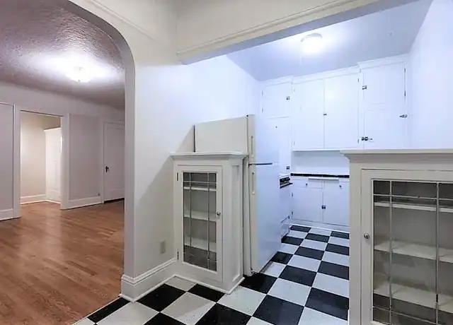 Property at ESTELLE COURT APARTMENTS (MCM10) - 730 NW 20th Ave, Portland, OR, 97209, 0 beds, 1 bath, [object Object]
