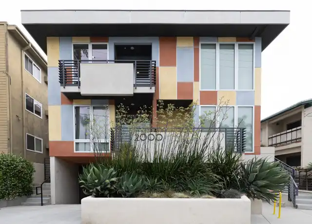 Property at 2000 Beachwood Dr Unit 104, Los Angeles, CA, 90068, 1 bed, 1 bath, [object Object]