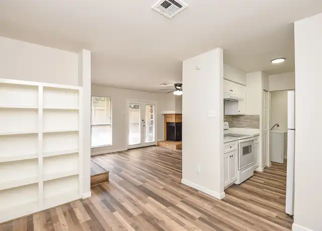 Property at 3644 Ocee St, Houston, TX, 77063, 2 beds, 1.5 baths, [object Object]