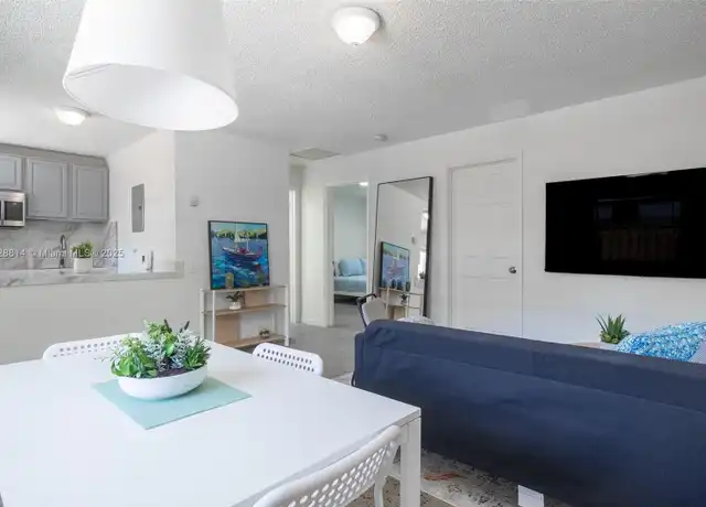 Property at 605 SW 14th Ter Unit 2, Fort Lauderdale, FL, 33312, 2 beds, 1 bath, [object Object]