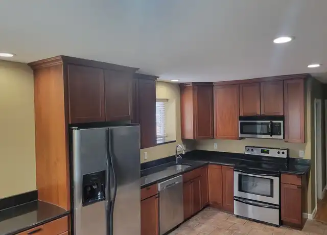 Property at 7230 W Park Ave Unit 2nd Floor, Richmond Heights, MO, 63117, 2 beds, 1 bath, [object Object]