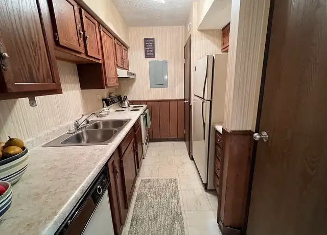Property at Devou Village - 5 Devou Woods, Covington, KY, 41011, 1-2 bed, 1 bath, [object Object]