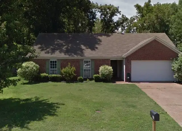 Property at 201 Bent Oaks Dr, Jackson, TN, 38305, 3 beds, 2 baths, [object Object]