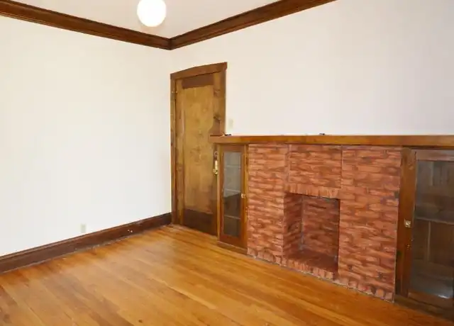 Property at 1402 W Warner Ave, Chicago, IL, 60613, 2 beds, 1 bath, [object Object]