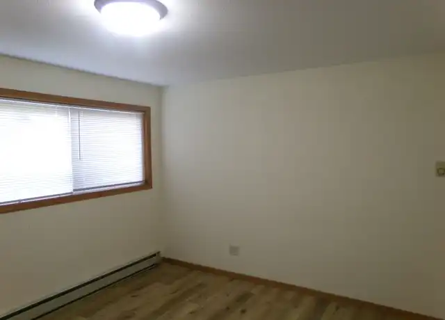 Property at 2406 Hill Ave Unit 2, Superior, WI, 54880, 2 beds, 1 bath, [object Object]