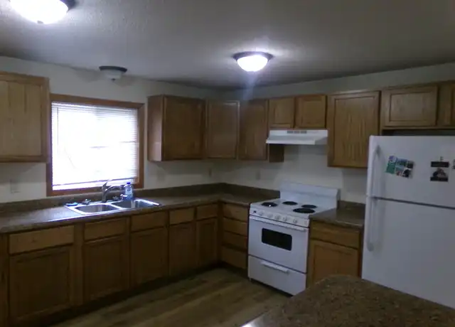 Property at 2406 Hill Ave Unit 2, Superior, WI, 54880, 2 beds, 1 bath, [object Object]