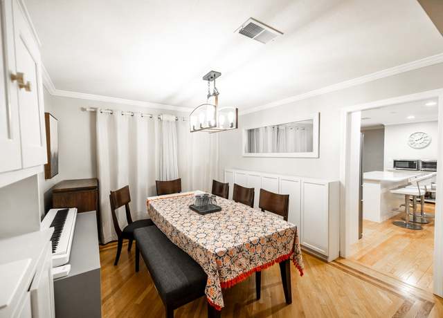 Photo of 384 Walnut St, Shrewsbury, MA 01545