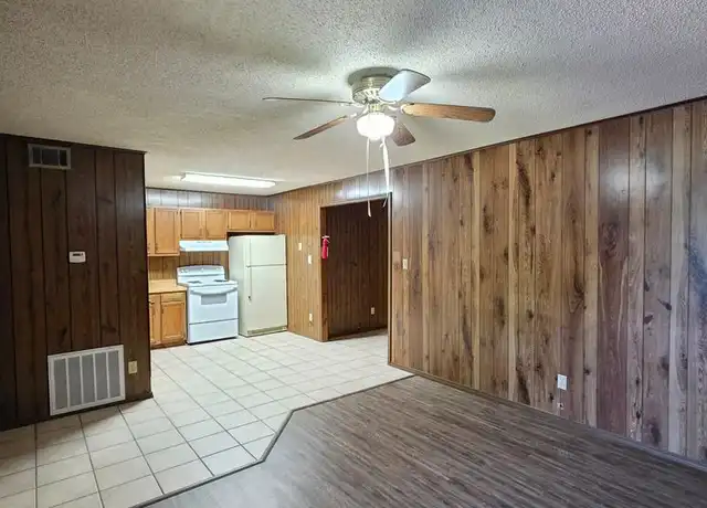 Property at 702 E 11th St Unit 704, Russellville, AR, 72801, 1 bed, 1 bath, [object Object]