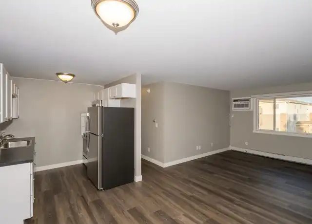 Property at 1110 Stanford Rd, Grand Forks, ND, 58203, 2 beds, 1 bath, [object Object]