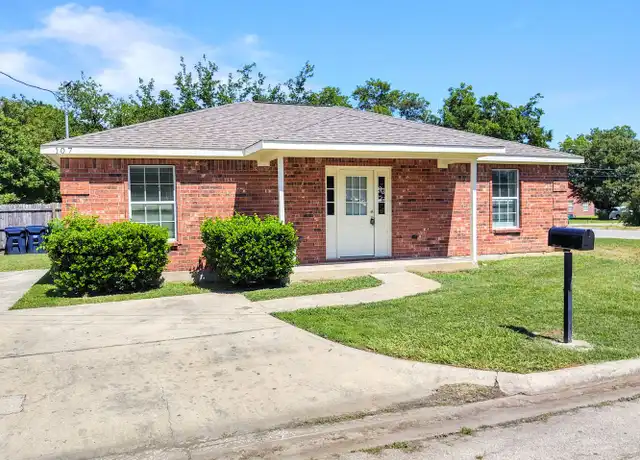 Property at 107 S Crawford St, Denton, TX, 76205, 4 beds, 2 baths, [object Object]