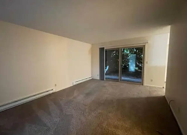 Property at 432 W Umpqua St Unit 1, Roseburg, OR, 97471, 2 beds, 1 bath, [object Object]
