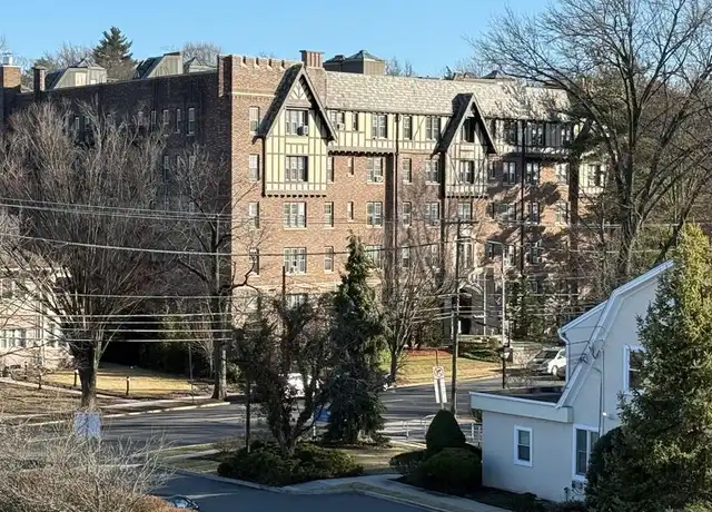 Property at 275 Engle St Unit J5, Englewood, NJ, 07631, 2 beds, 1 bath, [object Object]