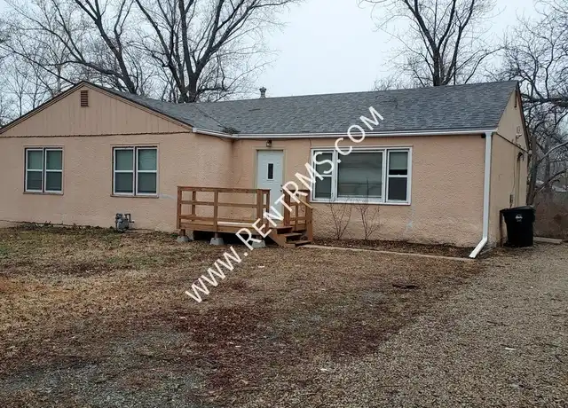 Property at 2430 SE Minnesota Ave, Topeka, KS, 66605, 4 beds, 1 bath, [object Object]