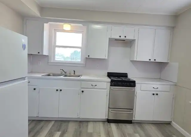 Property at 222 E Pearce St, Baytown, TX, 77520, 1 bed, 1 bath, [object Object]