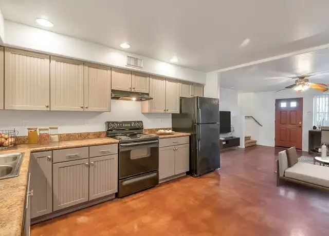 Property at 2326 N 6th Ave, Tucson, AZ, 85705, 5 beds, 2 baths, [object Object]