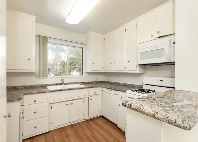 Photo of 1412 N Laurel Ave, West Hollywood, CA 90046