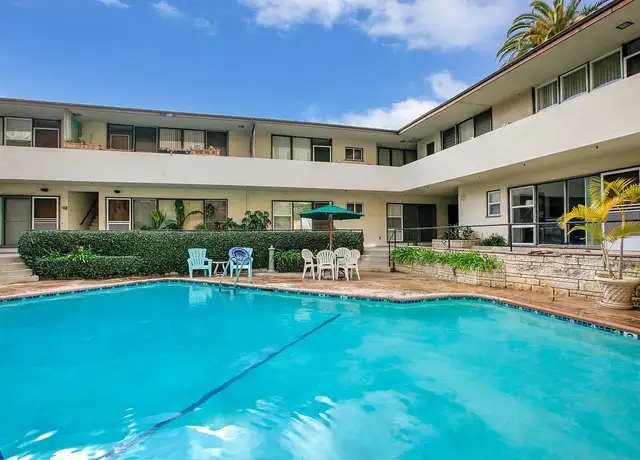 Photo of 1412 N Laurel Ave, West Hollywood, CA 90046