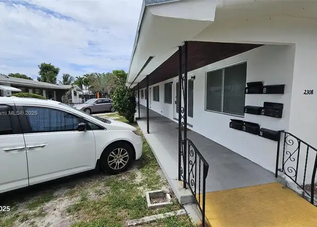 Property at 2308 Grant St Unit 2, Hollywood, FL, 33020, 0 beds, 1 bath, [object Object]