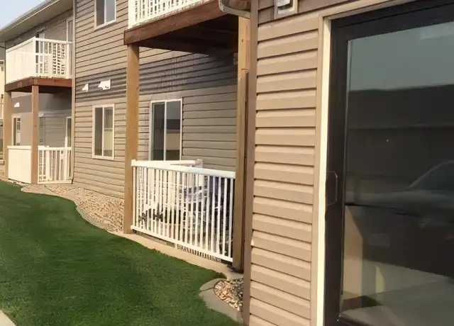 Property at 2100 33rd St NW Unit 208, Minot, ND, 58703, 2 beds, 1 bath, [object Object]
