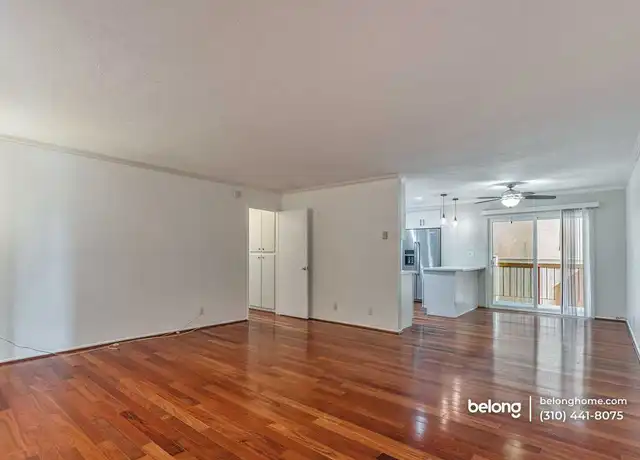 Property at 382 Coronado Ave #102, Long Beach, CA, 90814, 2 beds, 2 baths, [object Object]