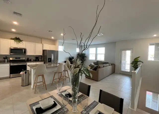 Property at 650 Vetiver Ln, Henderson, NV, 89015, 3 beds, 2 baths, [object Object]