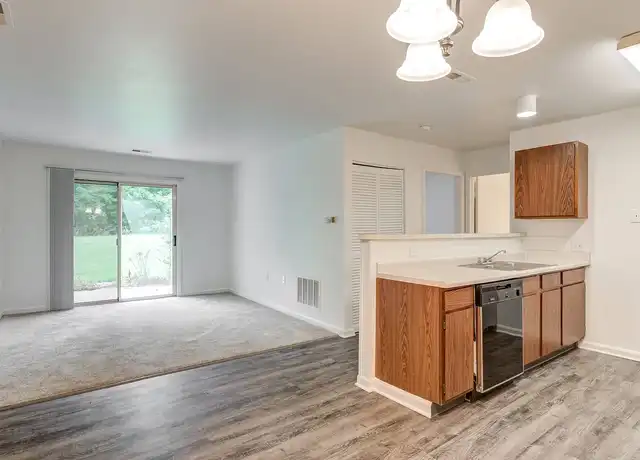 Property at Willow Lake - 2260 Lake Circle Dr, Lima, OH, 45801, 1-2 bed, 1 bath, [object Object]