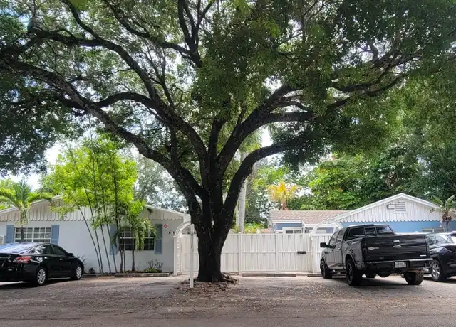 Property at 618 SW 14th Ter Unit 4, Fort Lauderdale, FL, 33312, 1 bed, 1 bath, [object Object]