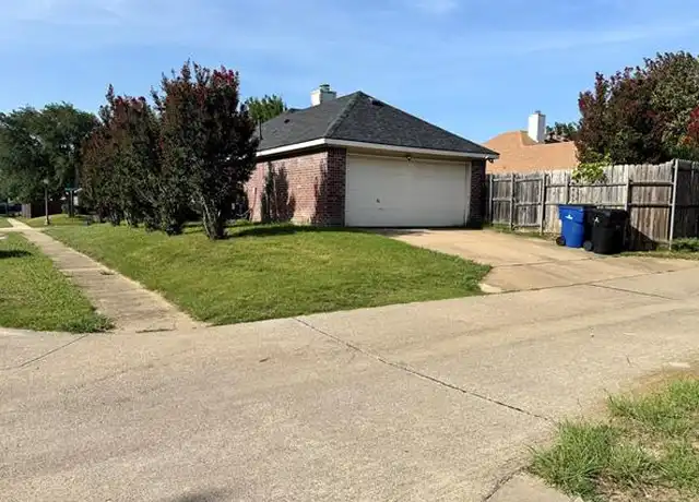Property at 9881 Queens Rd, Frisco, TX, 75035, 3 beds, 2 baths, [object Object]