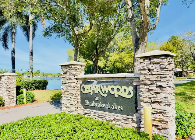 Property at 10211 Buttercup Ct, Pembroke Pines, FL, 33026, 3 beds, 2 baths, [object Object]