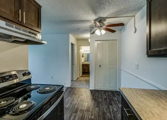 Property at Park Place Apartments - 540 E Thirteen Mile Rd, Madison Heights, MI, 48071, 1-2 bed, 1 bath, [object Object]