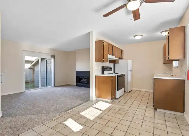 Property at Queens Commons - 16520 NE Glisan St, Portland, OR, 97230, 2 beds, 1 bath, [object Object]
