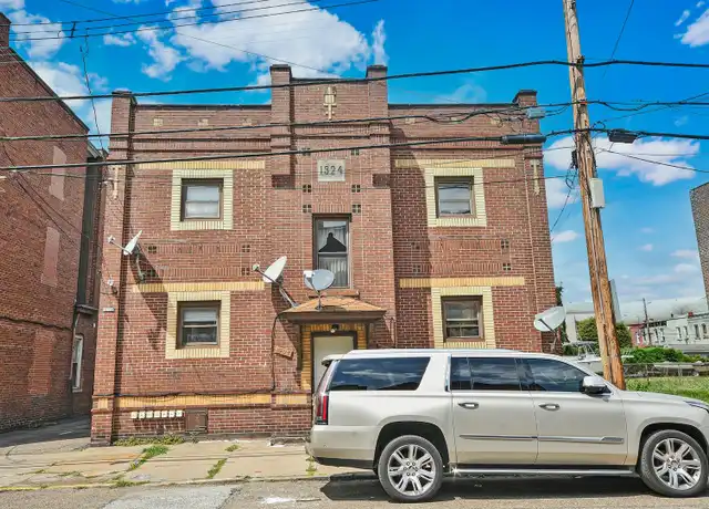 Property at 325 Ella St Unit 4, McKees Rocks, PA, 15136, 2 beds, 1 bath, [object Object]