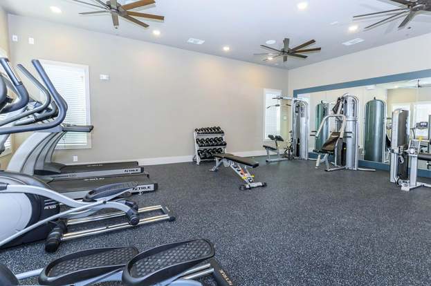 4651 Campus Dr, Fort Worth, TX 76119