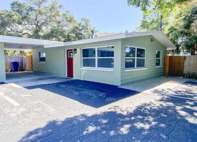 Property at 717 Bay St, Dunedin, FL, 34698, 2 beds, 1 bath, [object Object]