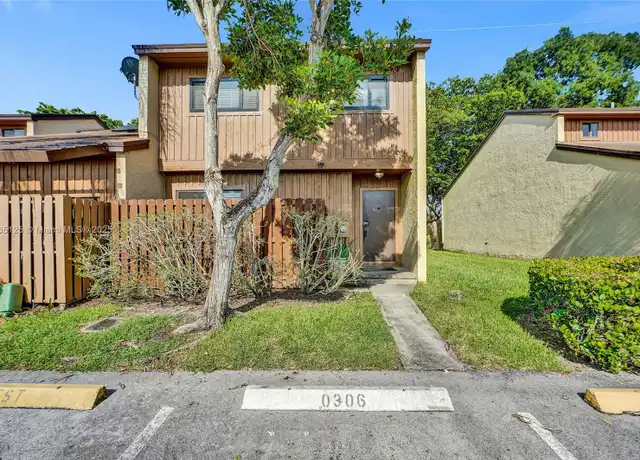 Property at 4163 SW 85th Ave, Davie, FL, 33328, 3 beds, 2 baths, [object Object]