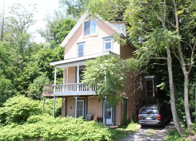 Property at 1195 Mineral Ave, Morgantown, WV, 26505, 3 beds, 2 baths, [object Object]