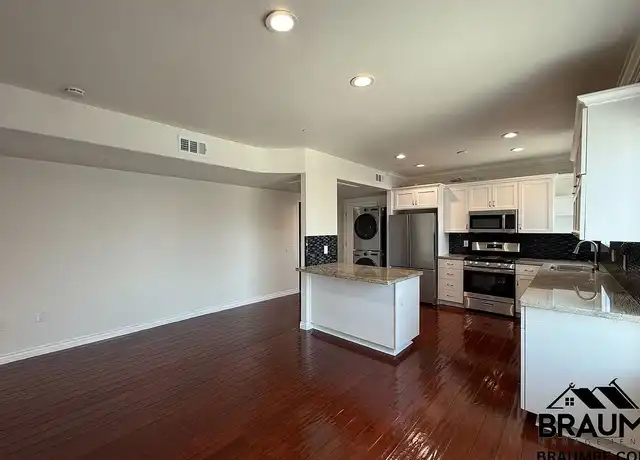 Property at 332 S Virgil Ave, Los Angeles, CA, 90020, 2 beds, 1 bath, [object Object]