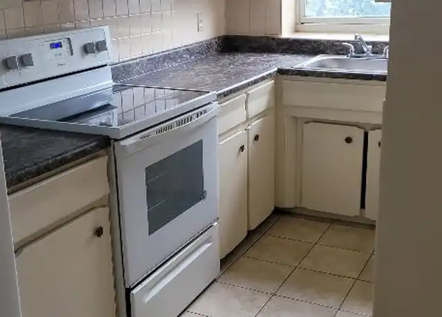 Property at 32 Cedar St, Worcester, MA, 01609, 2 beds, 1 bath, [object Object]